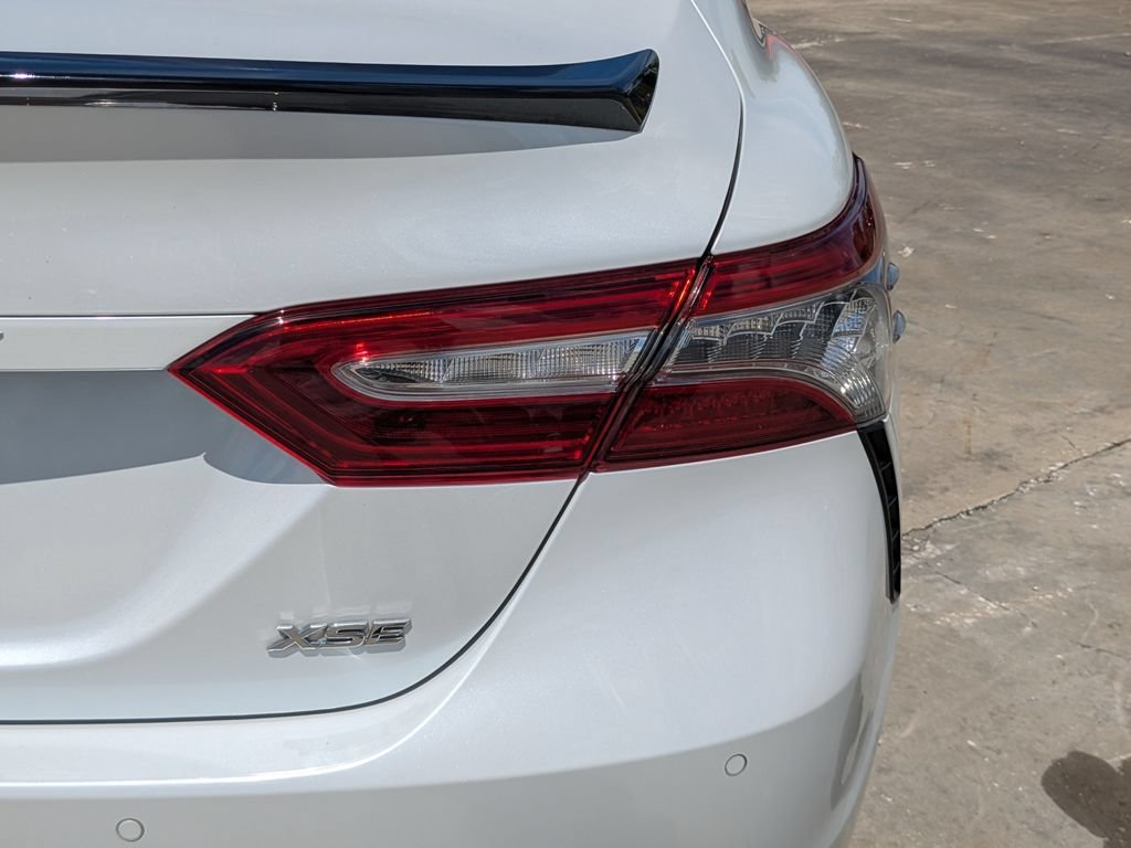 Used 2018 Toyota Camry XSE FWD image 11