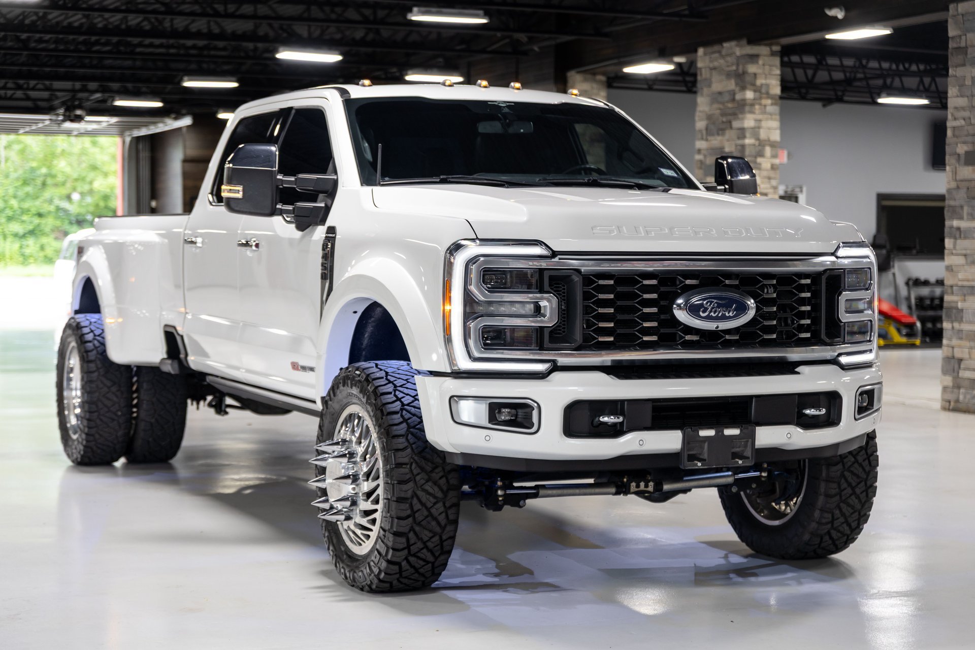 Used 2023 Ford F450 Platinum w/ FX4 Off-Road Package AWD/4WD image 24