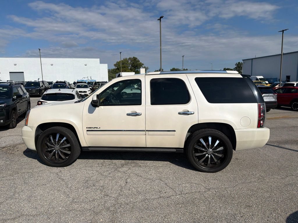 Used 2009 GMC Yukon Denali AWD/4WD image 6