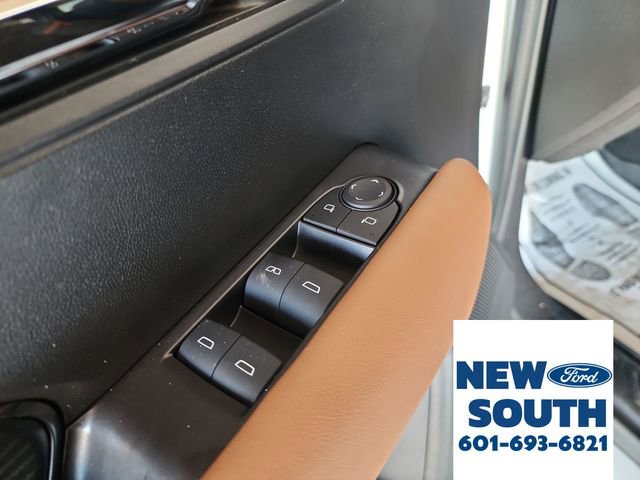 Used 2024 GMC Canyon AT4 w/ AT4 Premium Package image 10