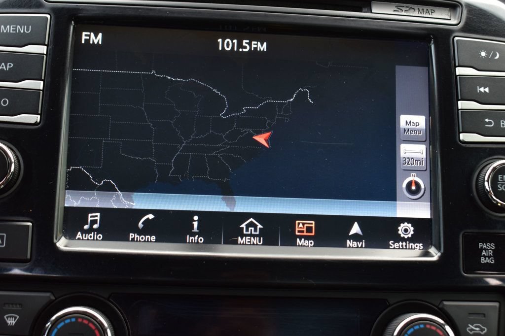 Used 2017 Nissan Maxima FWD image 21