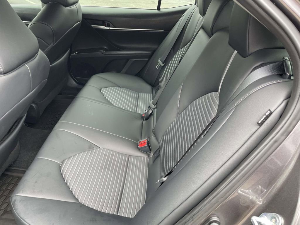 Used 2024 Toyota Camry SE image 23