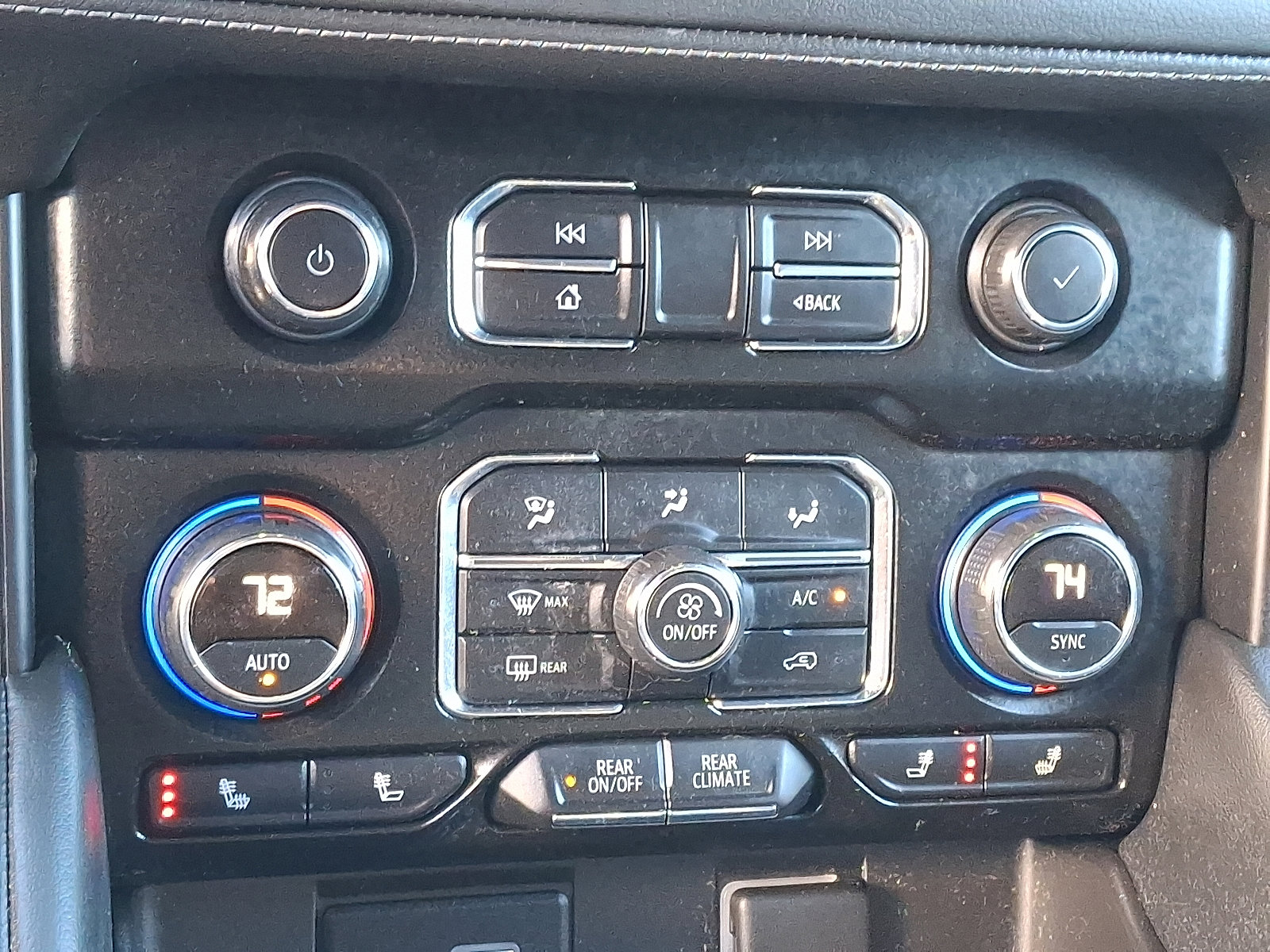 Used 2021 Chevrolet Tahoe Z71 w/ Luxury Package image 16