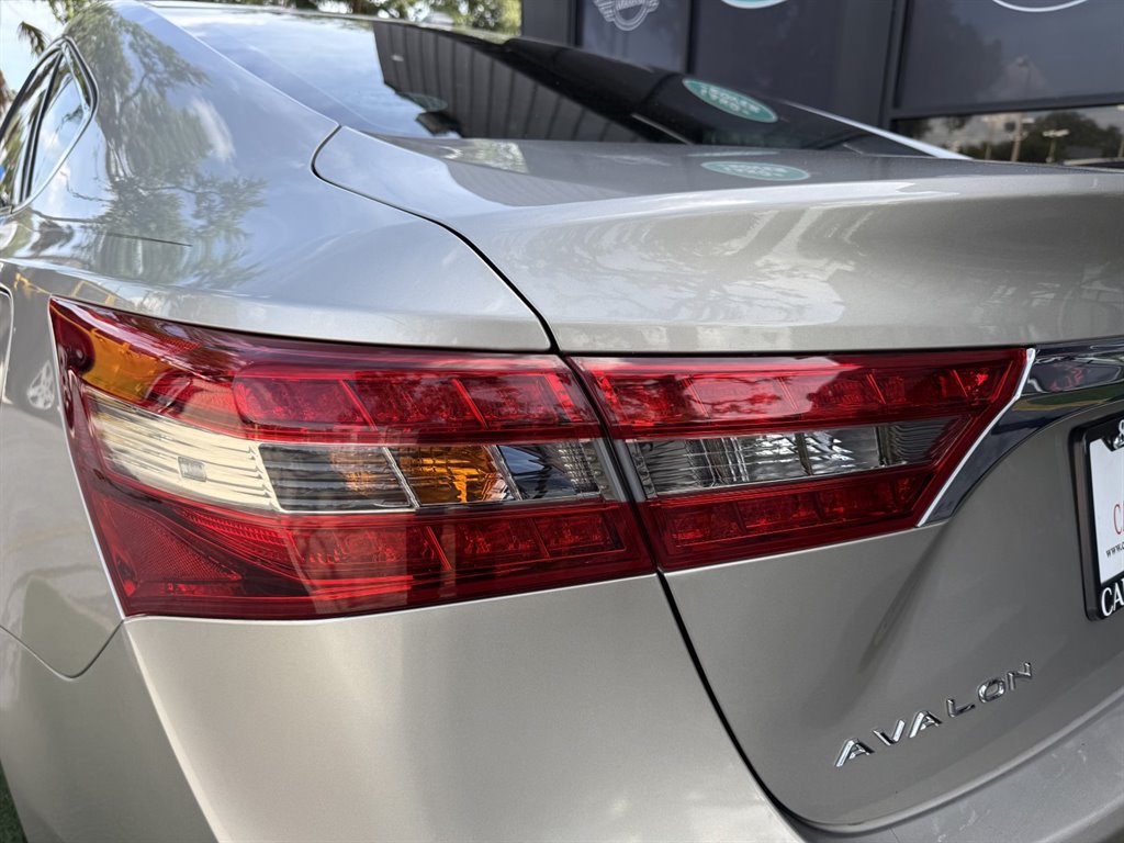 Used 2016 Toyota Avalon Touring FWD image 11