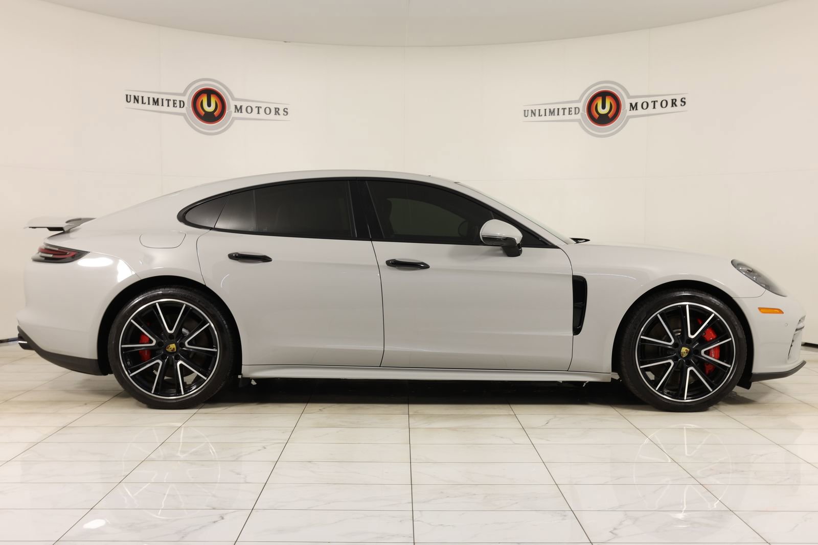 Used 2018 Porsche Panamera Turbo AWD/4WD image 2