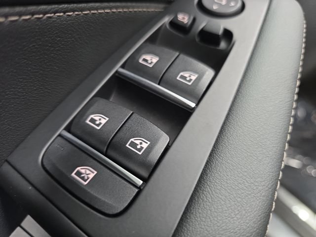 Used 2025 BMW X5 xDrive50e w/ Parking Assistance Package AWD/4WD image 23