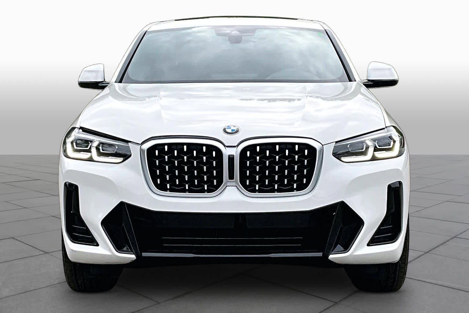 Certified 2025 BMW X4 xDrive30i AWD/4WD image 3