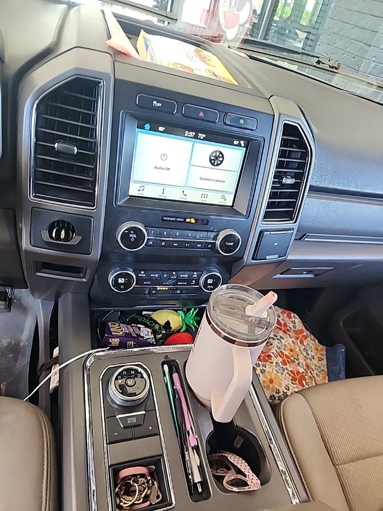 Used 2019 Ford Expedition Max XLT image 2