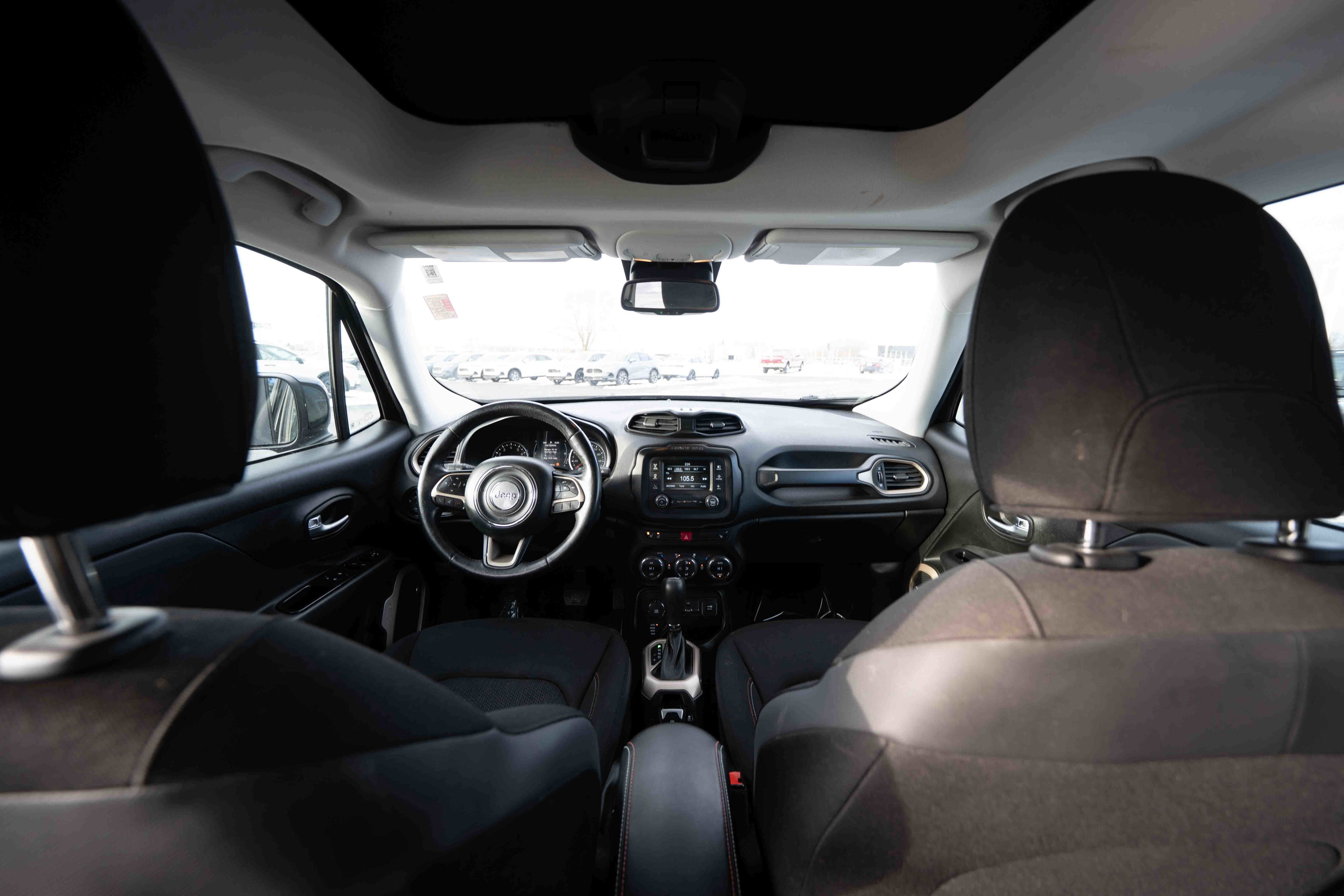 Used 2016 Jeep Renegade 75th Anniversary image 18