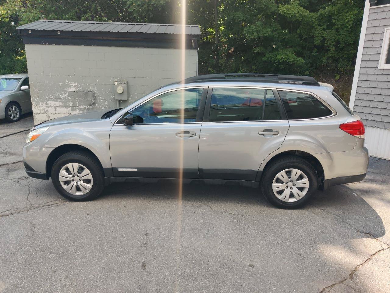 Used 2011 Subaru Outback 2.5i AWD/4WD image 3