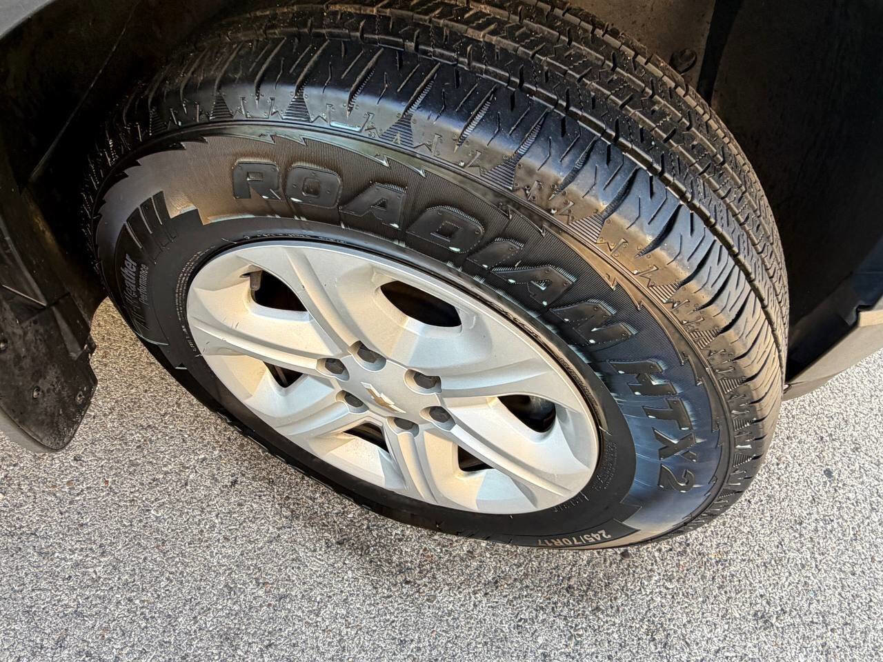 Used 2011 Chevrolet Traverse LS FWD image 30