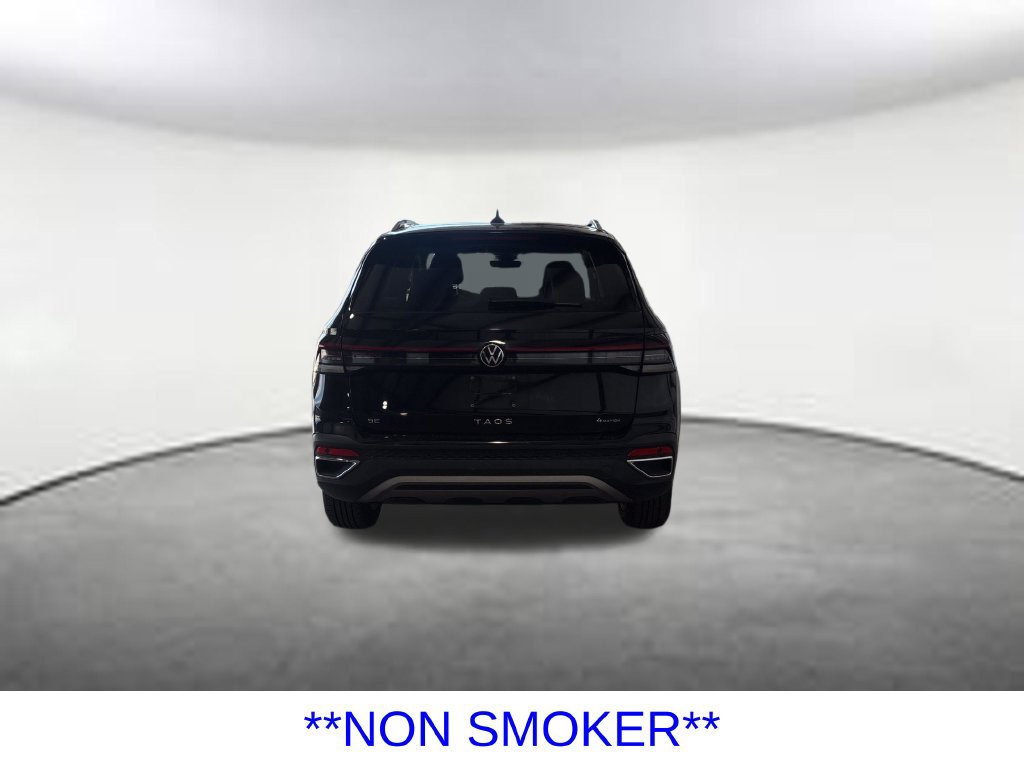 Used 2025 Volkswagen Taos SE AWD/4WD image 4