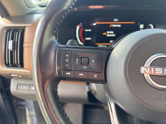 Used 2023 Nissan Pathfinder Platinum image 12
