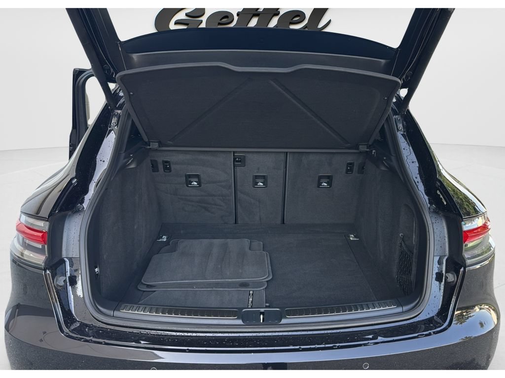 Used 2021 Porsche Macan AWD/4WD image 19