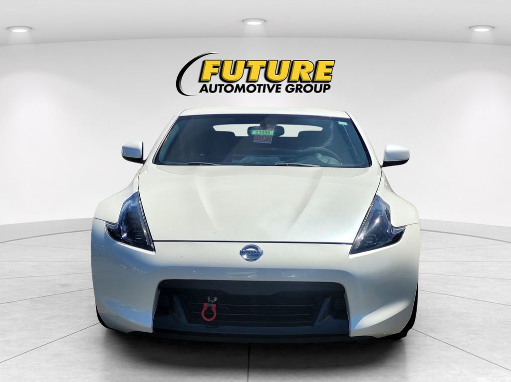 Used 2009 Nissan 370Z Touring w/ Sport Pkg RWD image 2