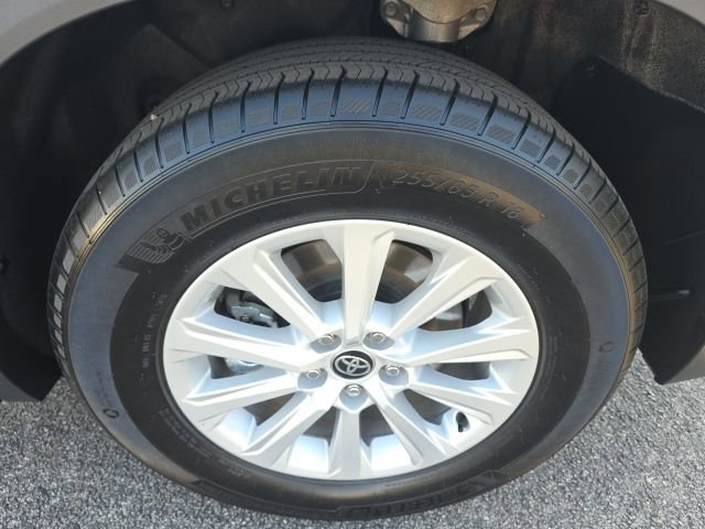 Certified 2025 Toyota Grand Highlander XLE image 7