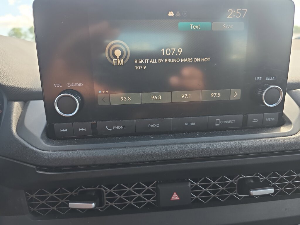 Used 2023 Honda Accord EX image 11