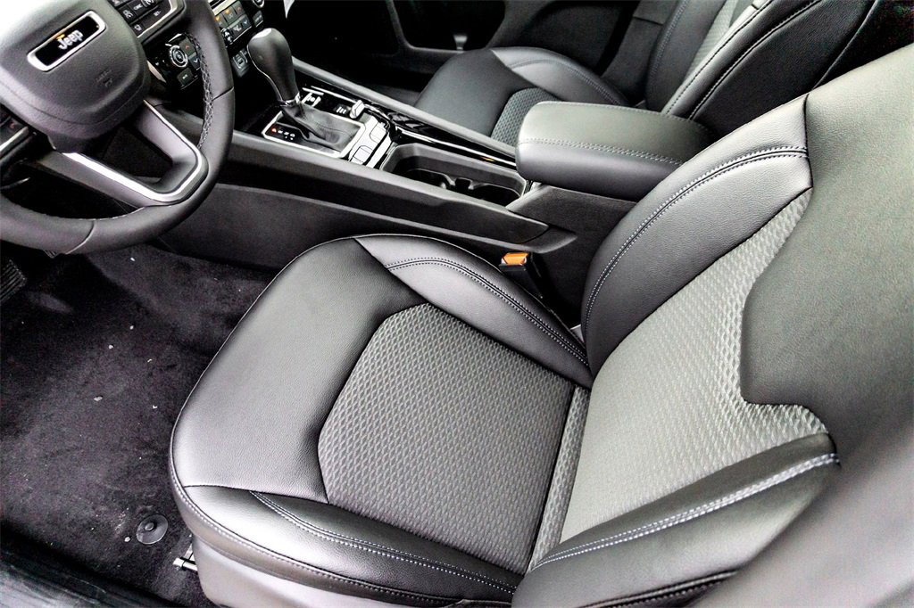 New 2026 Jeep Compass Latitude image 10