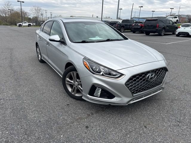 Used 2018 Hyundai Sonata Sport image 1