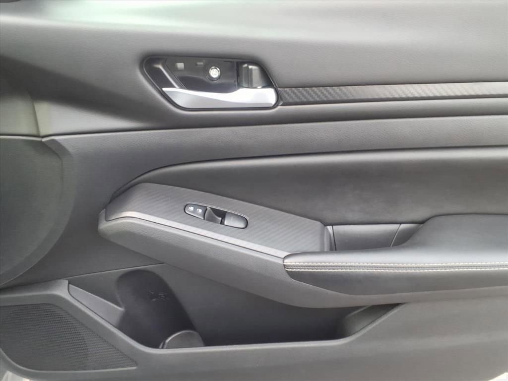 Used 2024 Nissan Altima 2.5 SV image 20