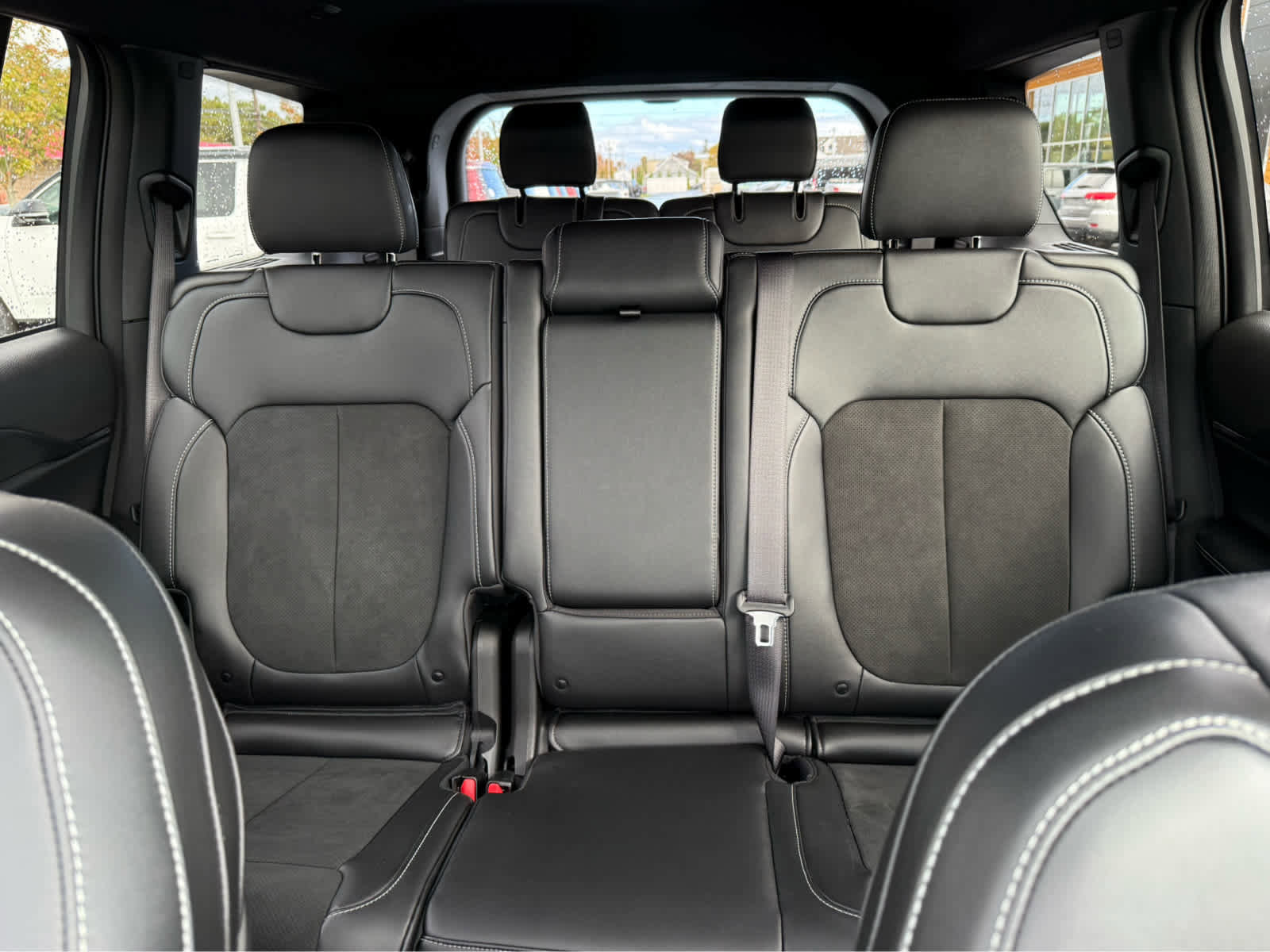 Used 2025 Jeep Grand Cherokee L Altitude AWD/4WD image 27