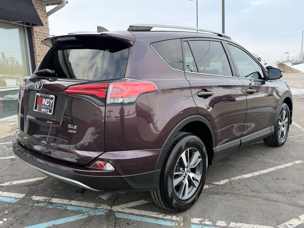 Used 2018 Toyota RAV4 XLE image 5