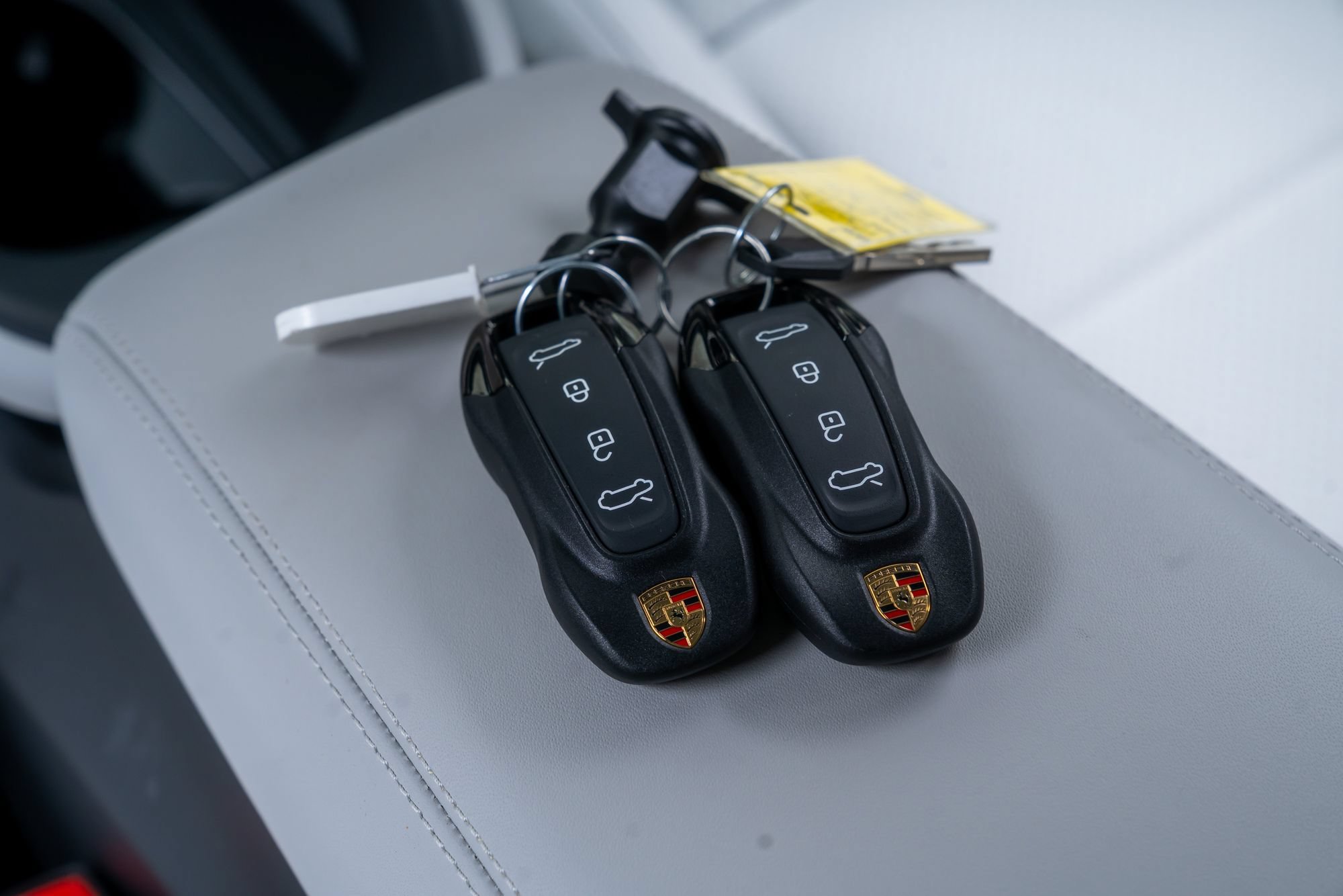 Used 2025 Porsche Macan 4 Electric AWD/4WD image 15
