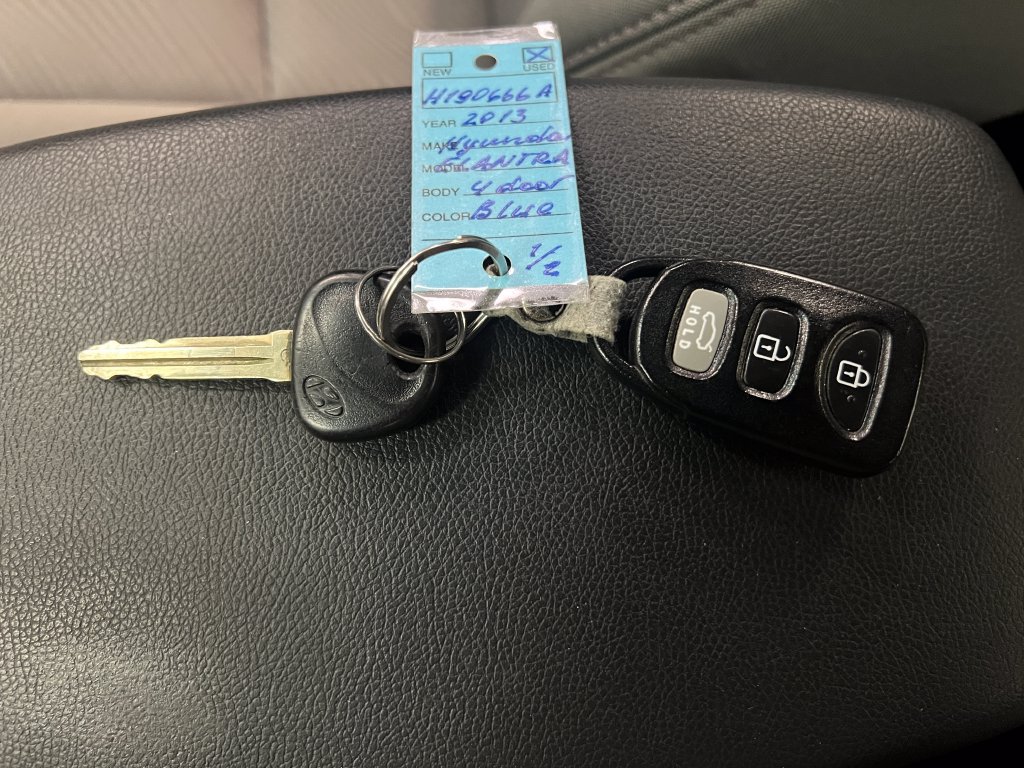 Used 2013 Hyundai Elantra GLS w/ Preferred Pkg FWD image 30