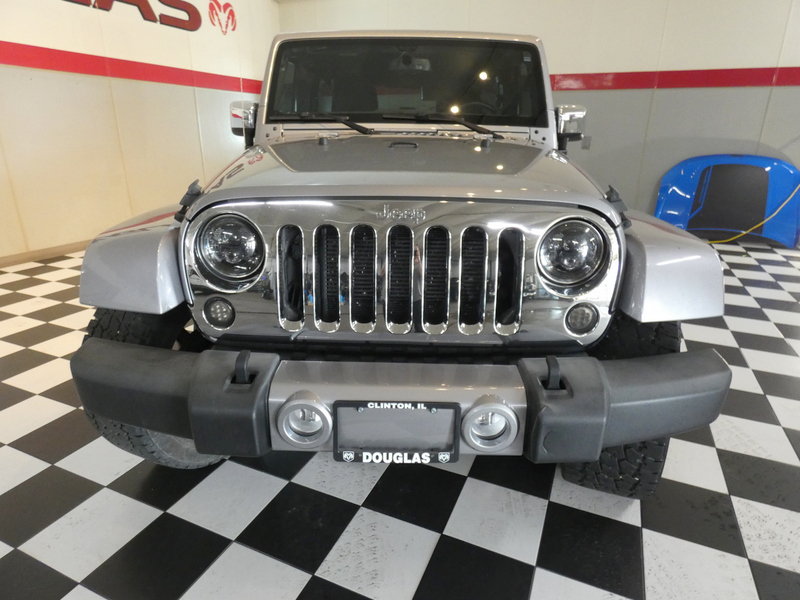 Used 2016 Jeep Wrangler Unlimited Sahara w/ Mopar Chrome Edition Group AWD/4WD image 2