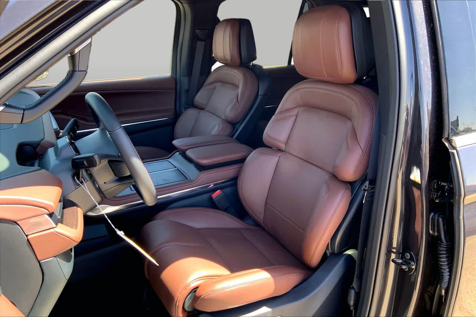 New 2026 Lincoln Navigator Reserve AWD/4WD image 9