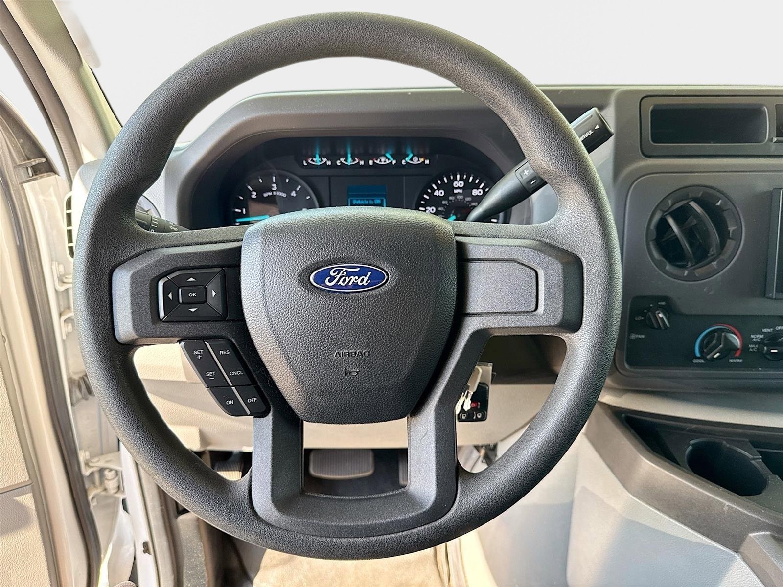 Used 2023 Ford E-450 and Econoline 450 Super Duty w/ Motorhome Prep Package RWD image 10