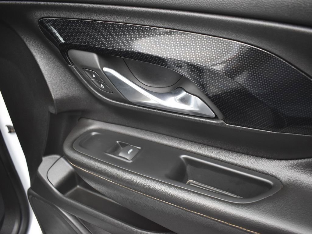 Used 2023 GMC Terrain AT4 image 24