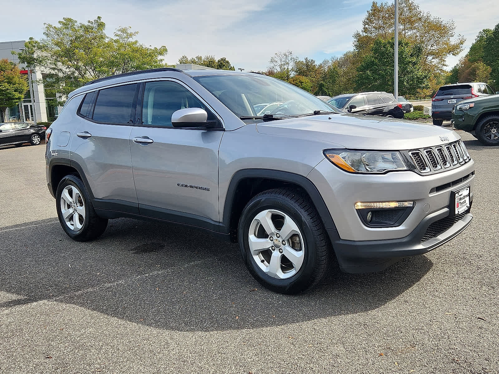 Used 2019 Jeep Compass Latitude w/ Popular Equipment Group image 4