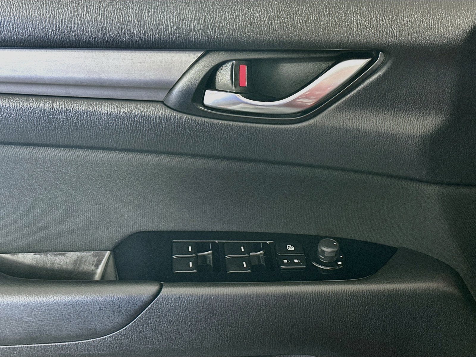 Used 2019 MAZDA CX-5 Sport FWD image 17