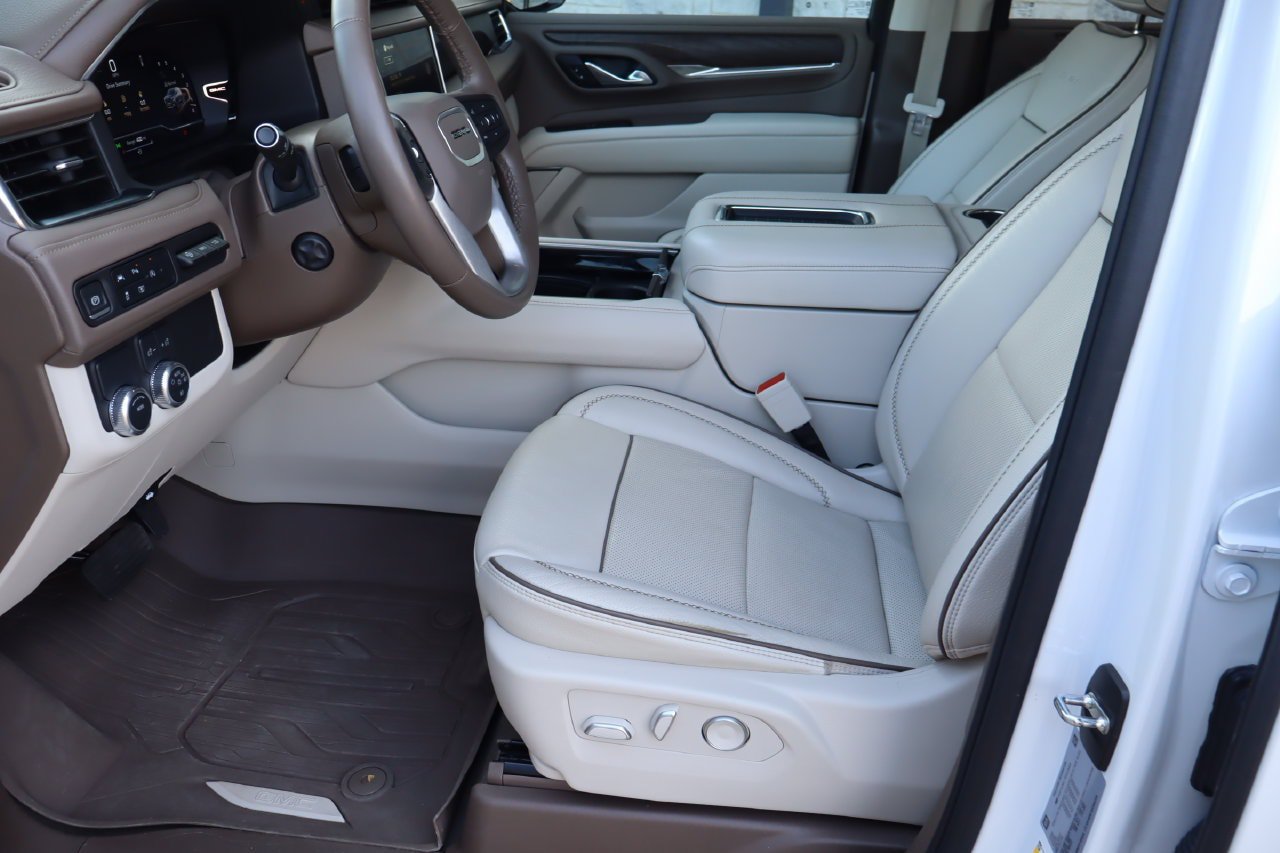 Used 2024 GMC Yukon Denali RWD image 17