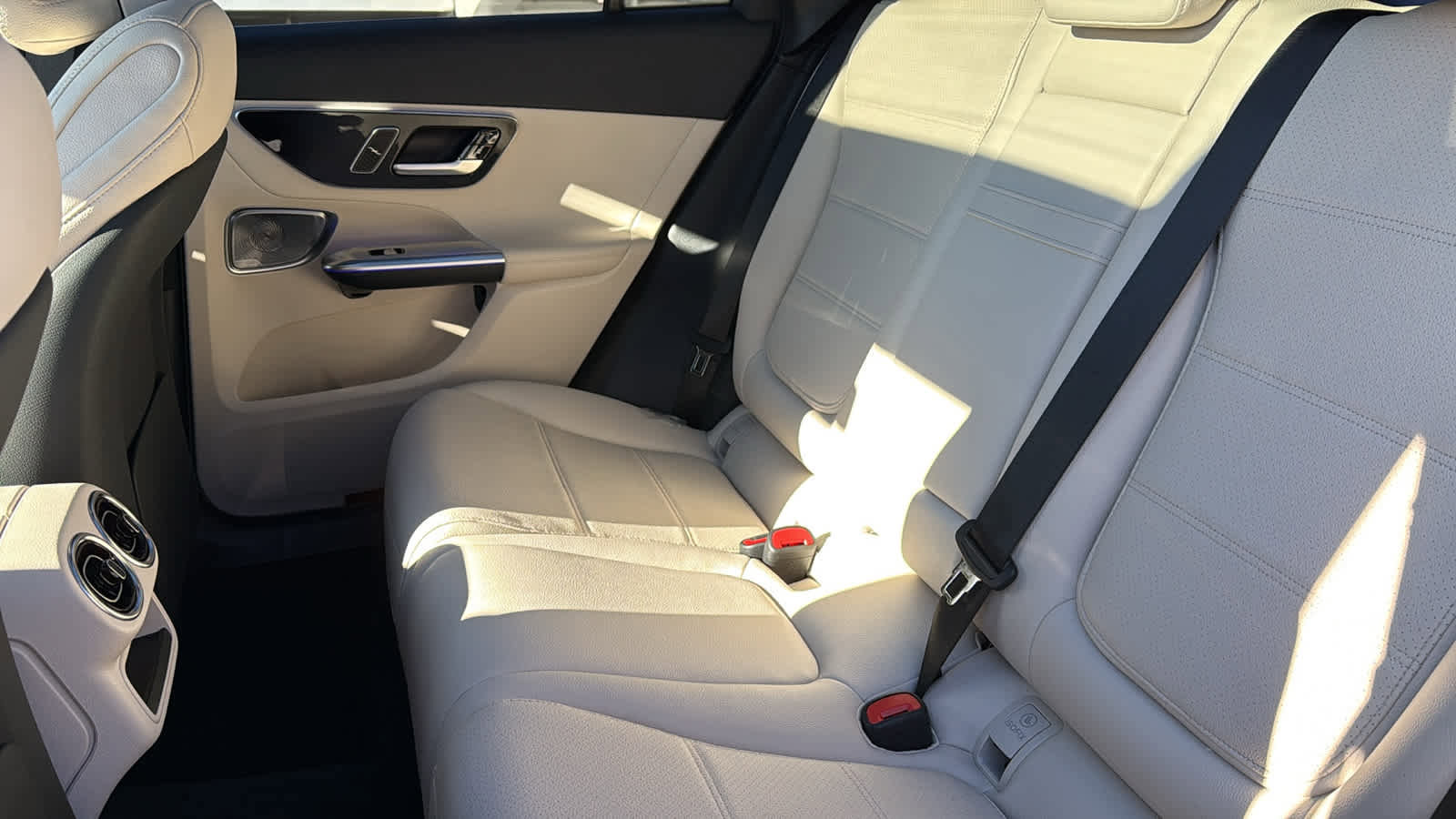 New 2026 Mercedes-Benz GLC 300 4MATIC image 31