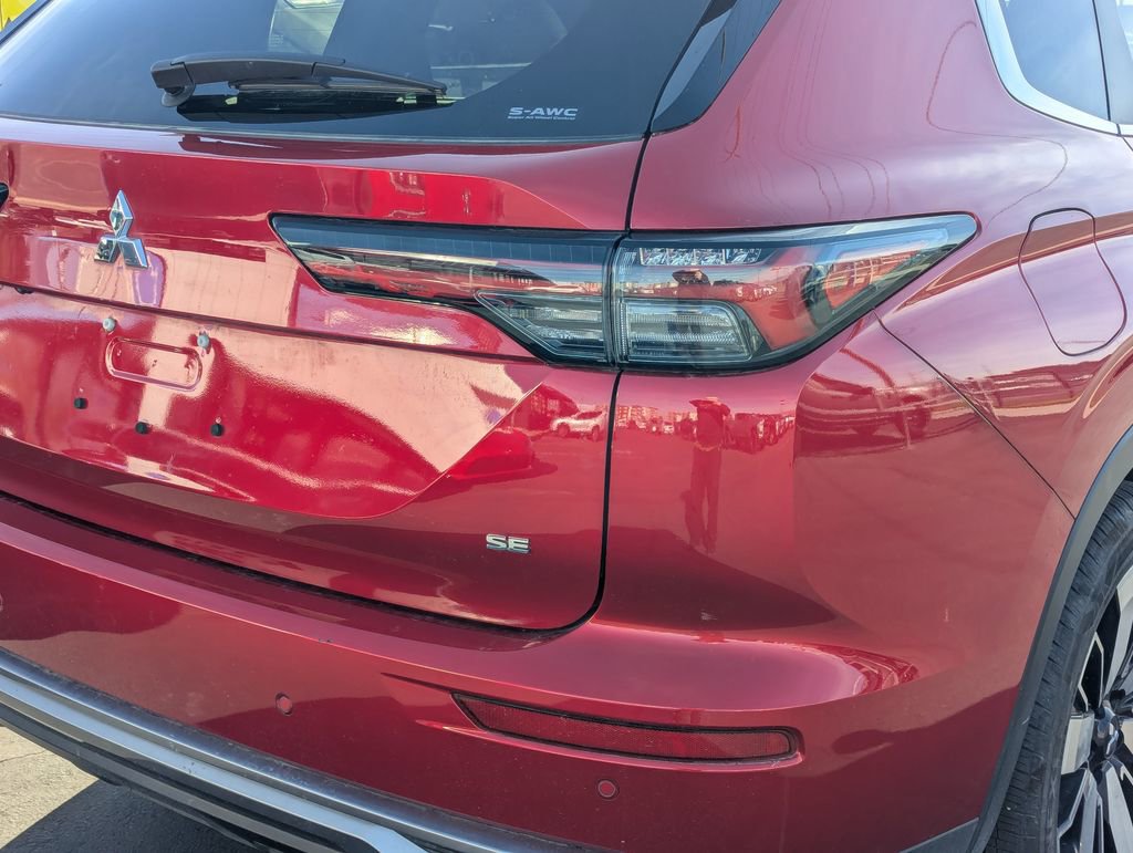 Used 2025 Mitsubishi Outlander SE image 5