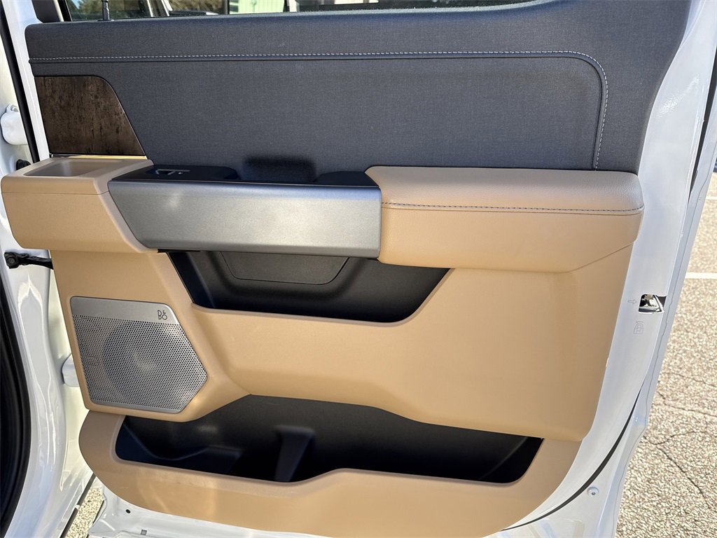 Used 2025 Ford F250 Lariat w/ Black Appearance Package image 18