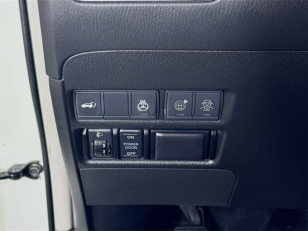 Used 2019 Nissan Armada Platinum w/ Captain's Chairs Package image 23