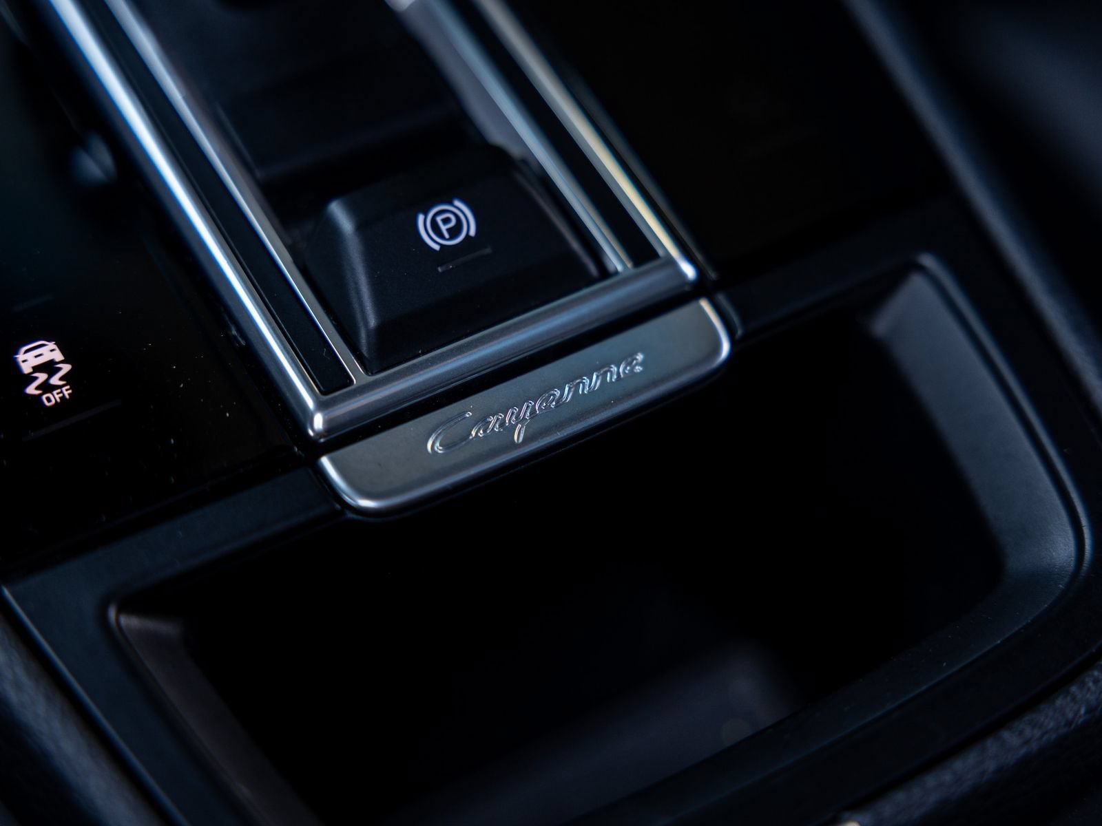 Certified 2023 Porsche Cayenne w/ Premium Package AWD/4WD image 56