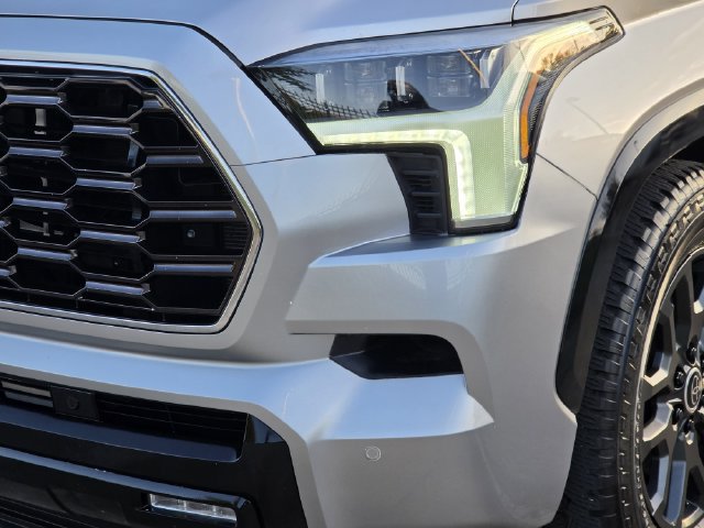 Used 2024 Toyota Sequoia Platinum AWD/4WD image 6