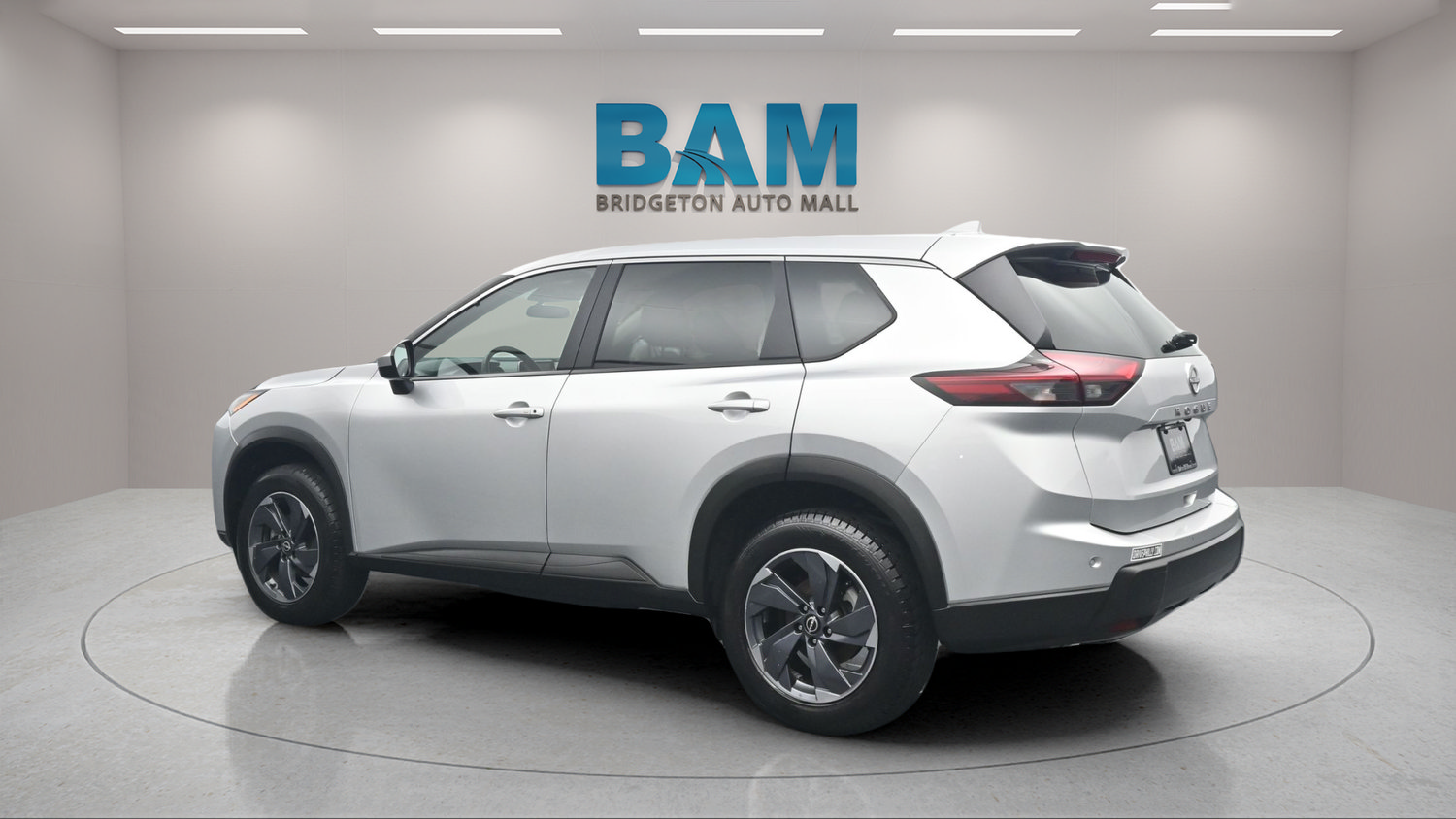 Used 2025 Nissan Rogue SV FWD image 4