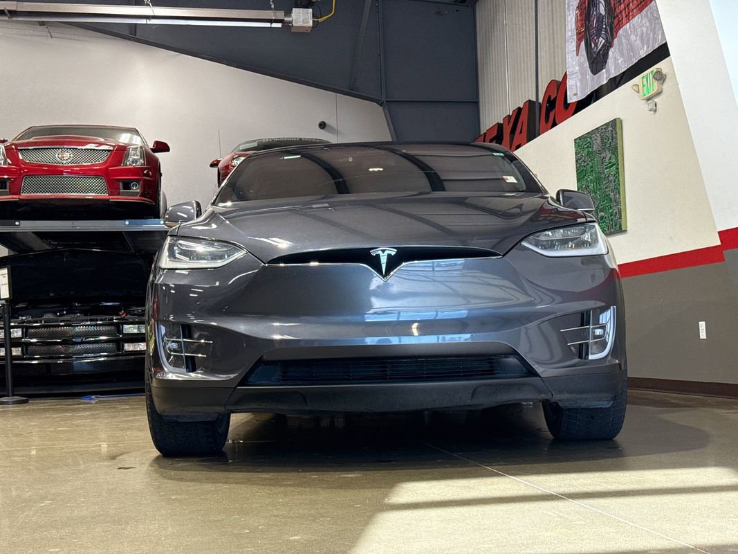 Used 2020 Tesla Model X image 31