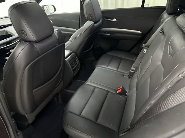 Used 2021 Cadillac XT4 Premium Luxury w/ Cold Weather Package AWD/4WD image 15