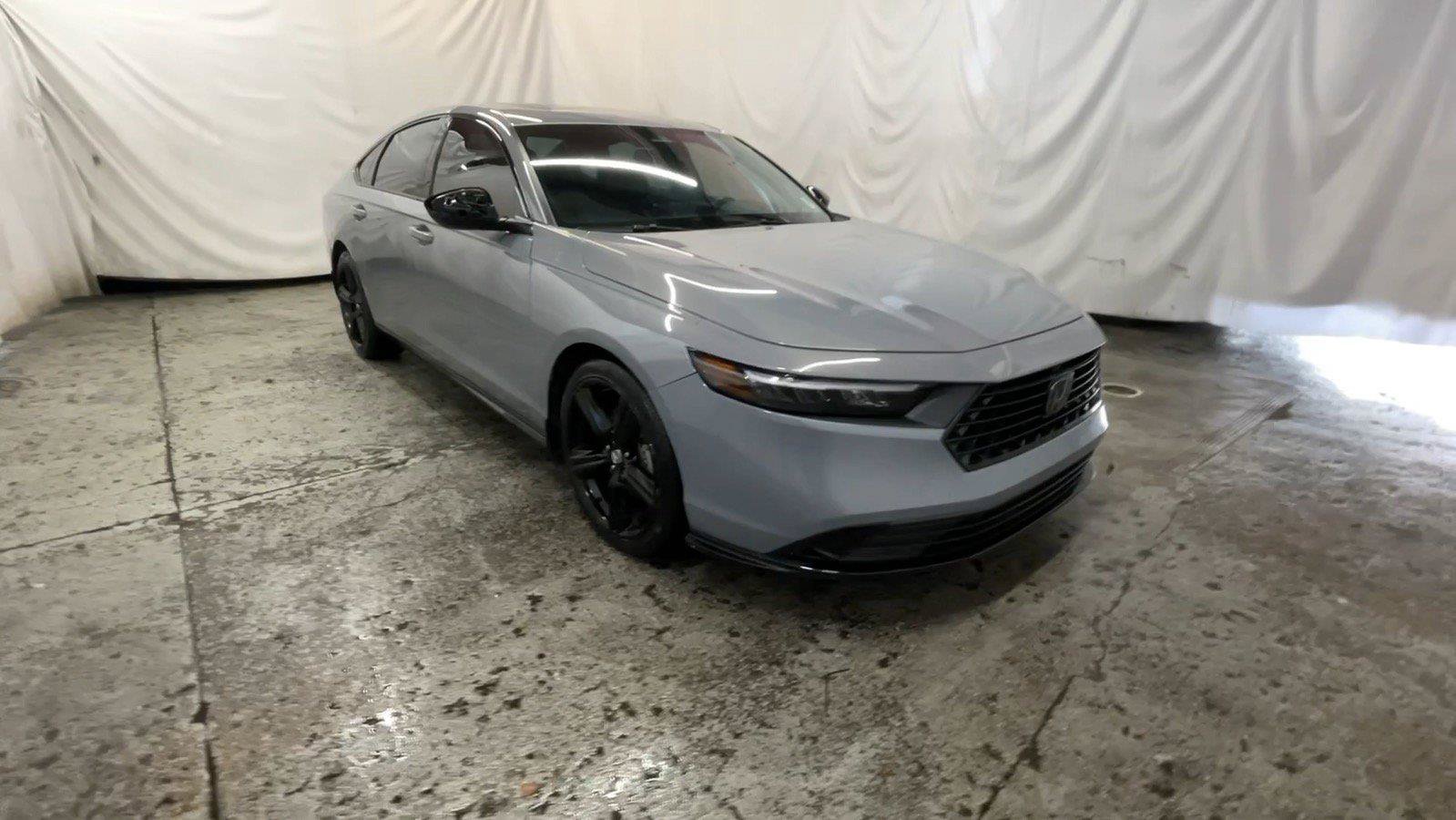 Used 2025 Honda Accord Sport image 2