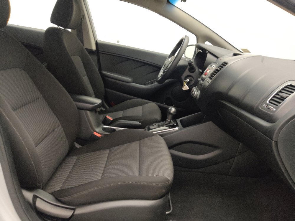 Used 2017 Kia Forte LX FWD image 21