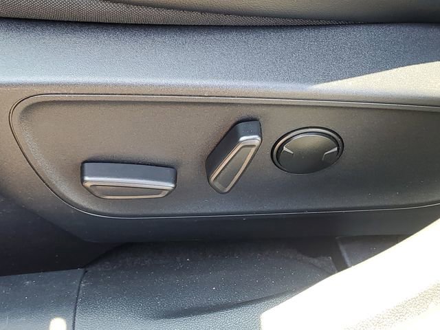 Used 2025 Ford Escape ST-Line w/ Equipment Group 301A FWD image 6