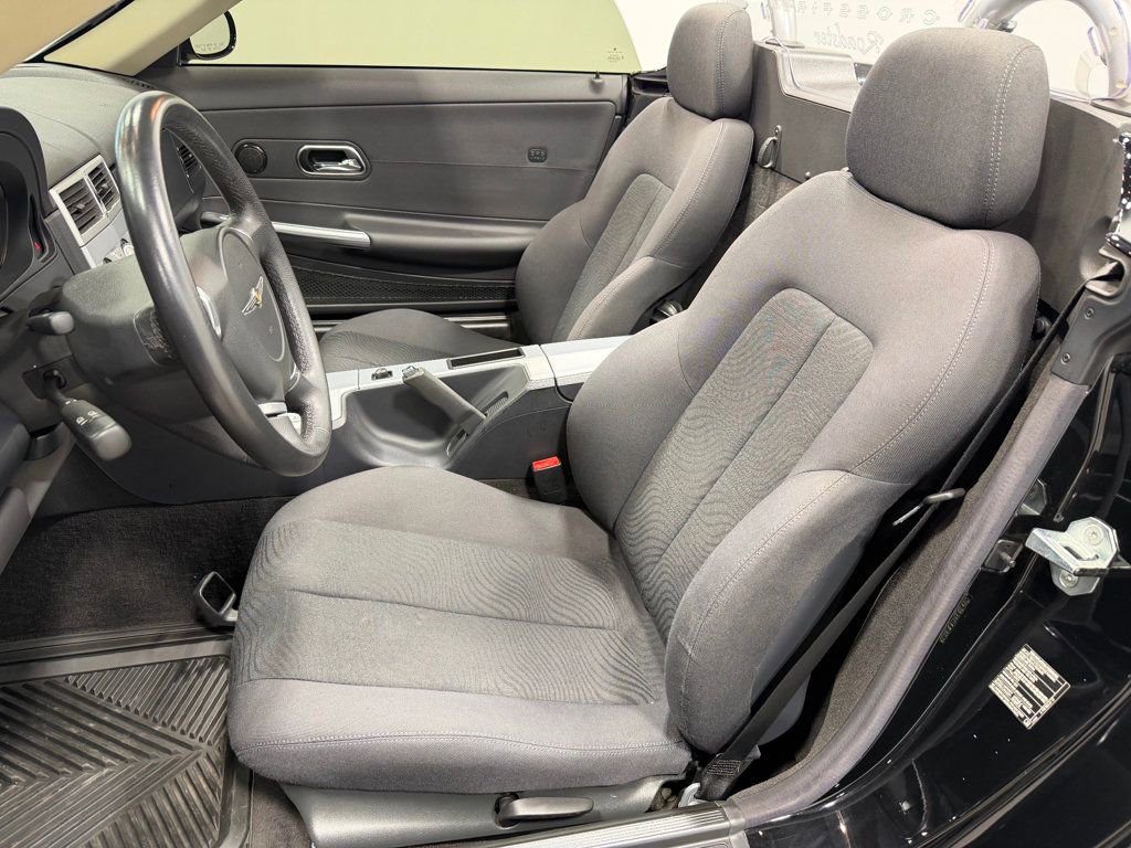 Used 2005 Chrysler Crossfire Convertible image 17