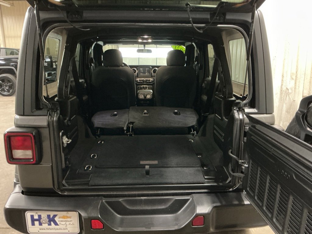 Used 2021 Jeep Wrangler Unlimited Sahara w/ Cold Weather Group image 9