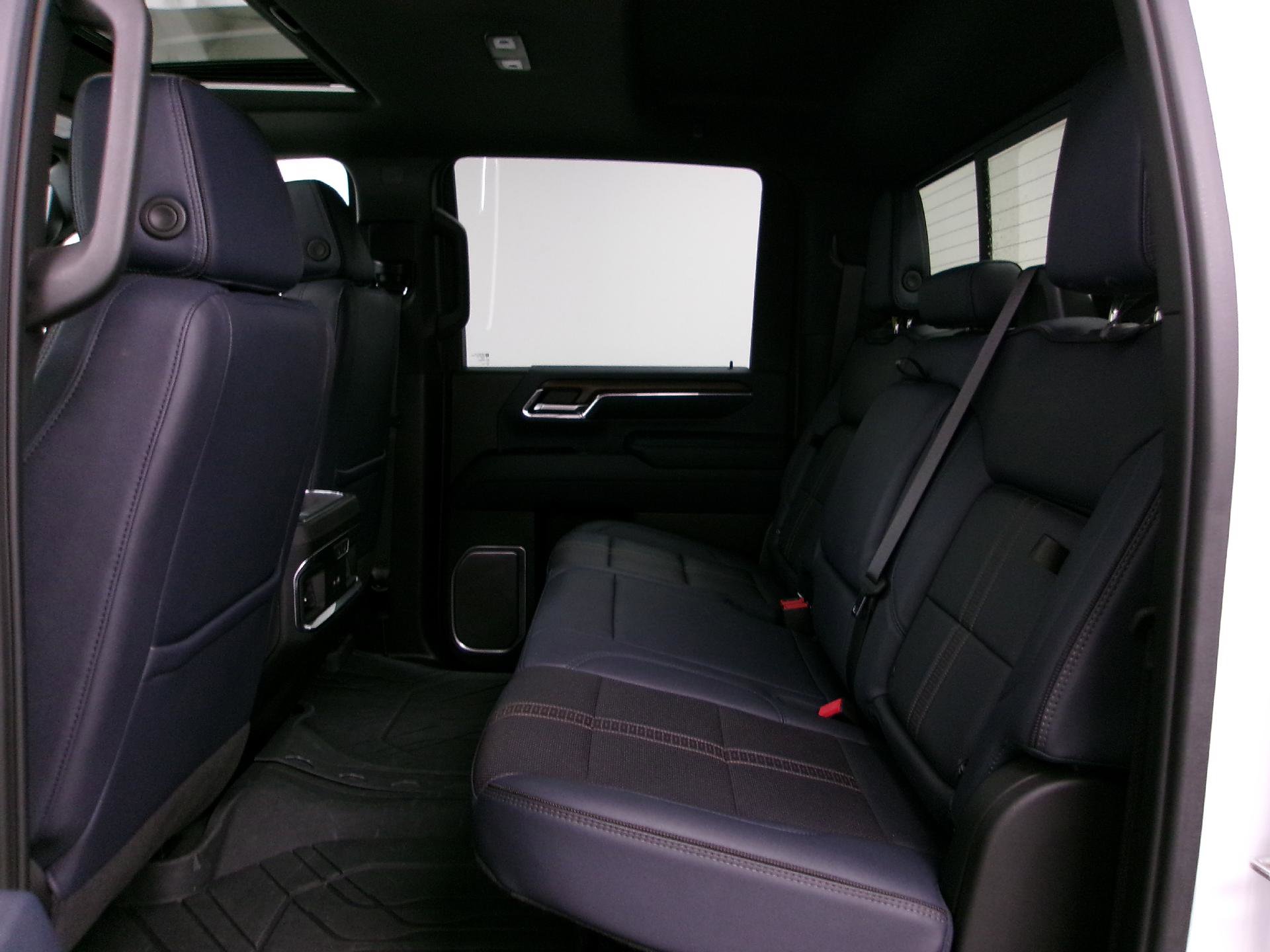 Certified 2024 Chevrolet Silverado 2500 High Country w/ Technology Package image 10